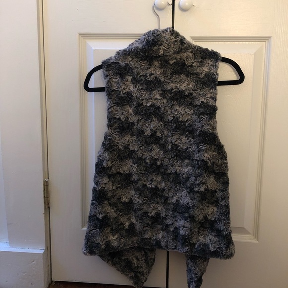 Grey Show Me Your Mumu faux fur vest - Picture 2 of 4